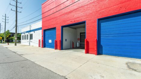 National Storage Oakman Detroit large drive-up unit.