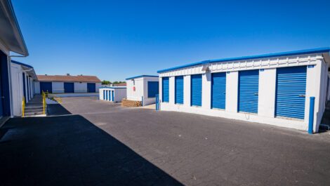 Small exterior storage units at National Storage on 1512 w 5th st in Owensboro, KY.